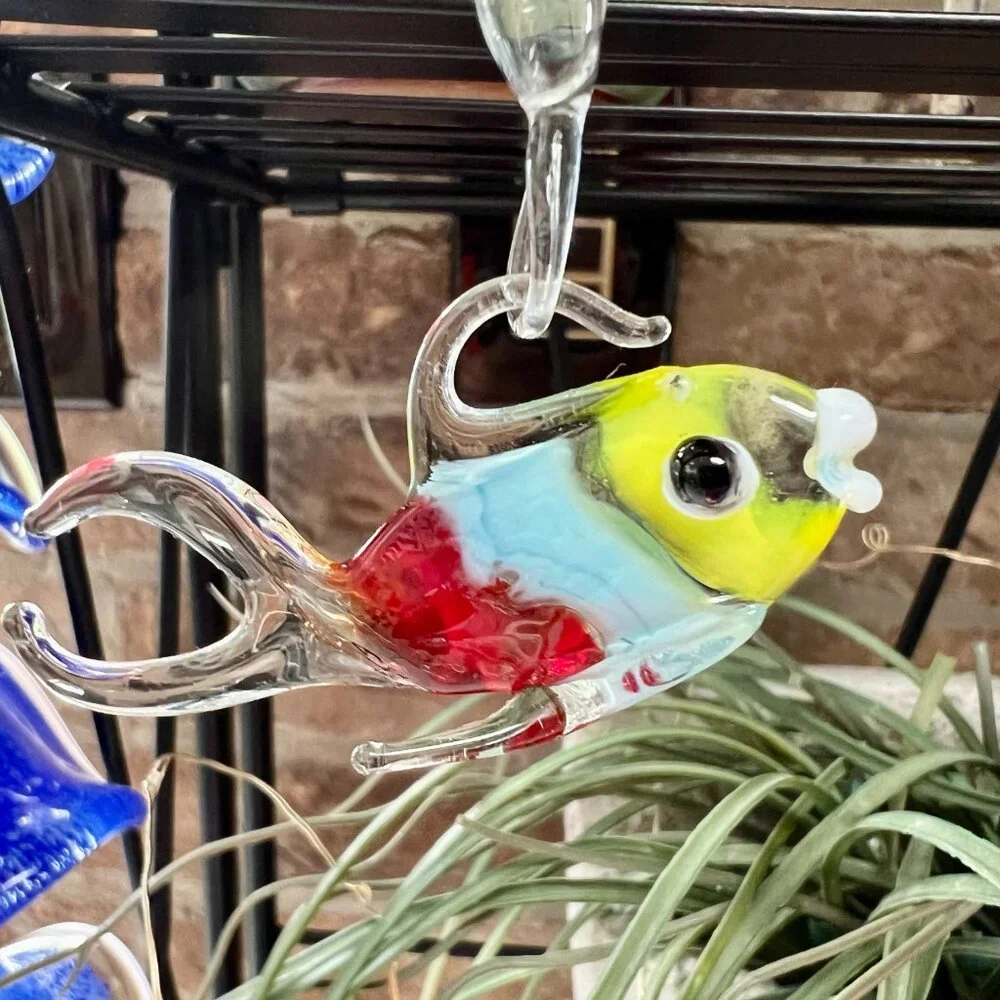 Amazing Floating Glass Fish - Picture 2 of 9